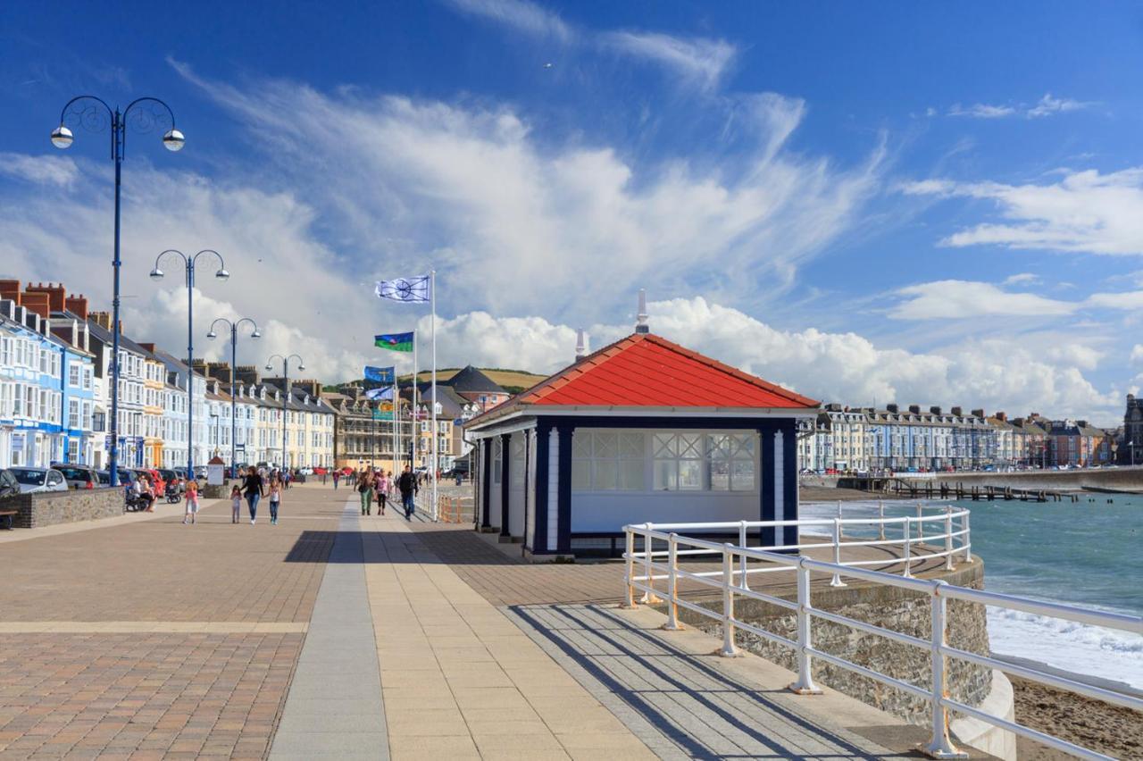 New Central Seafront Apartment- Stunning Sea Views Aberystwyth Exterior photo